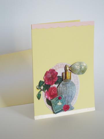roses savon parfum jaune crème objets